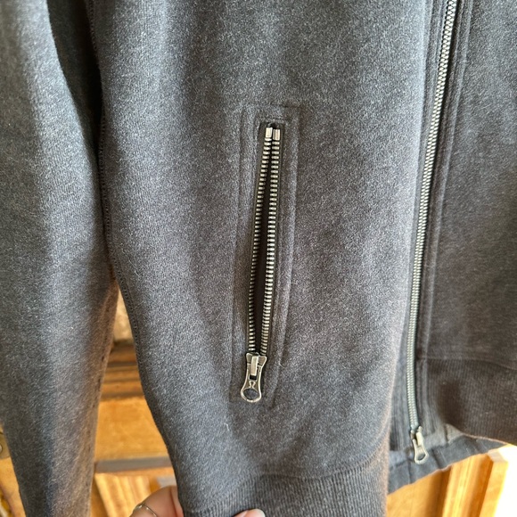 Lululemon charcoal grey hooded jacket - Picture 7 of 8